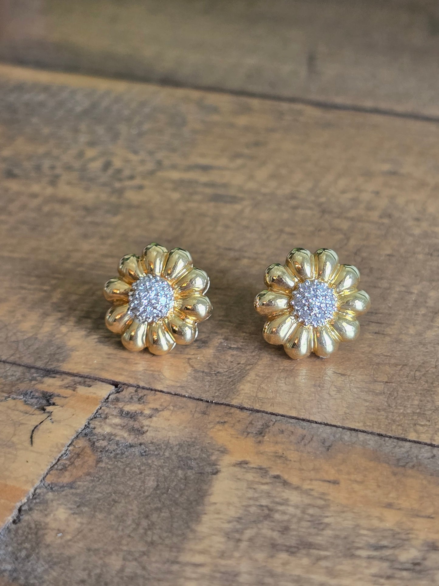 14k Gold Floral Studs