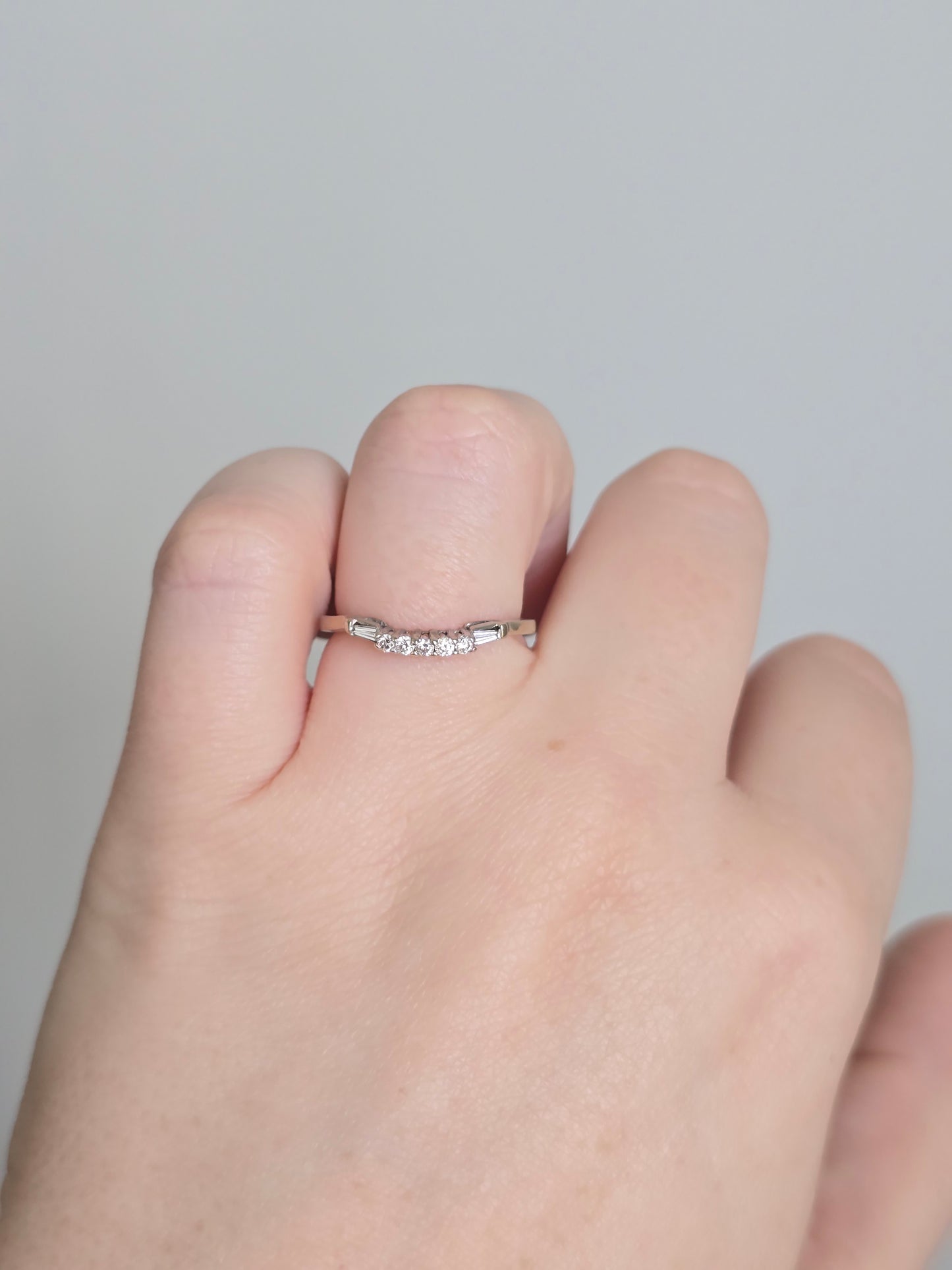 14K 0.15 CTW Diamond Contour Band