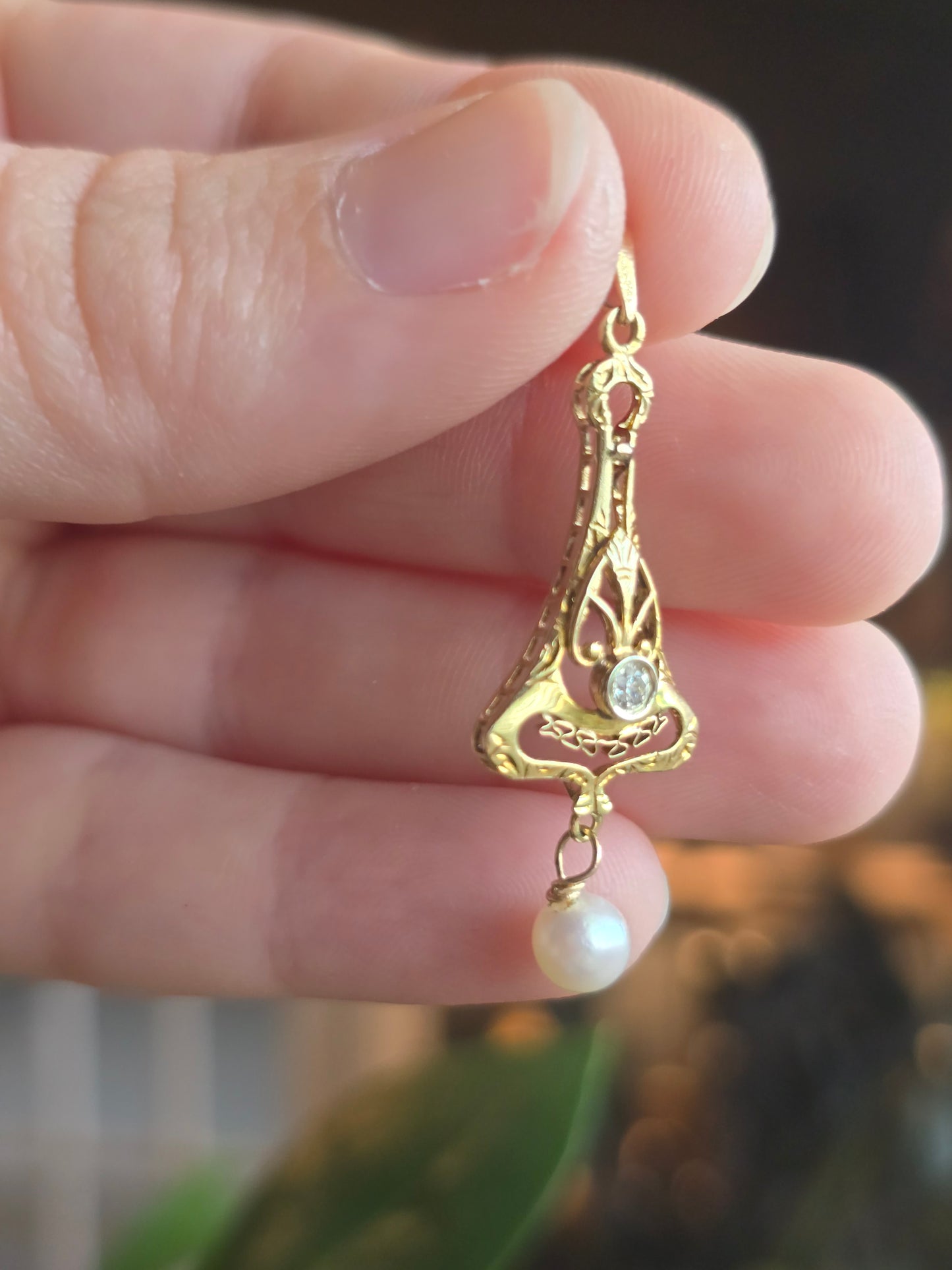 14K 0.06 CT Diamond and Pearl Pendant