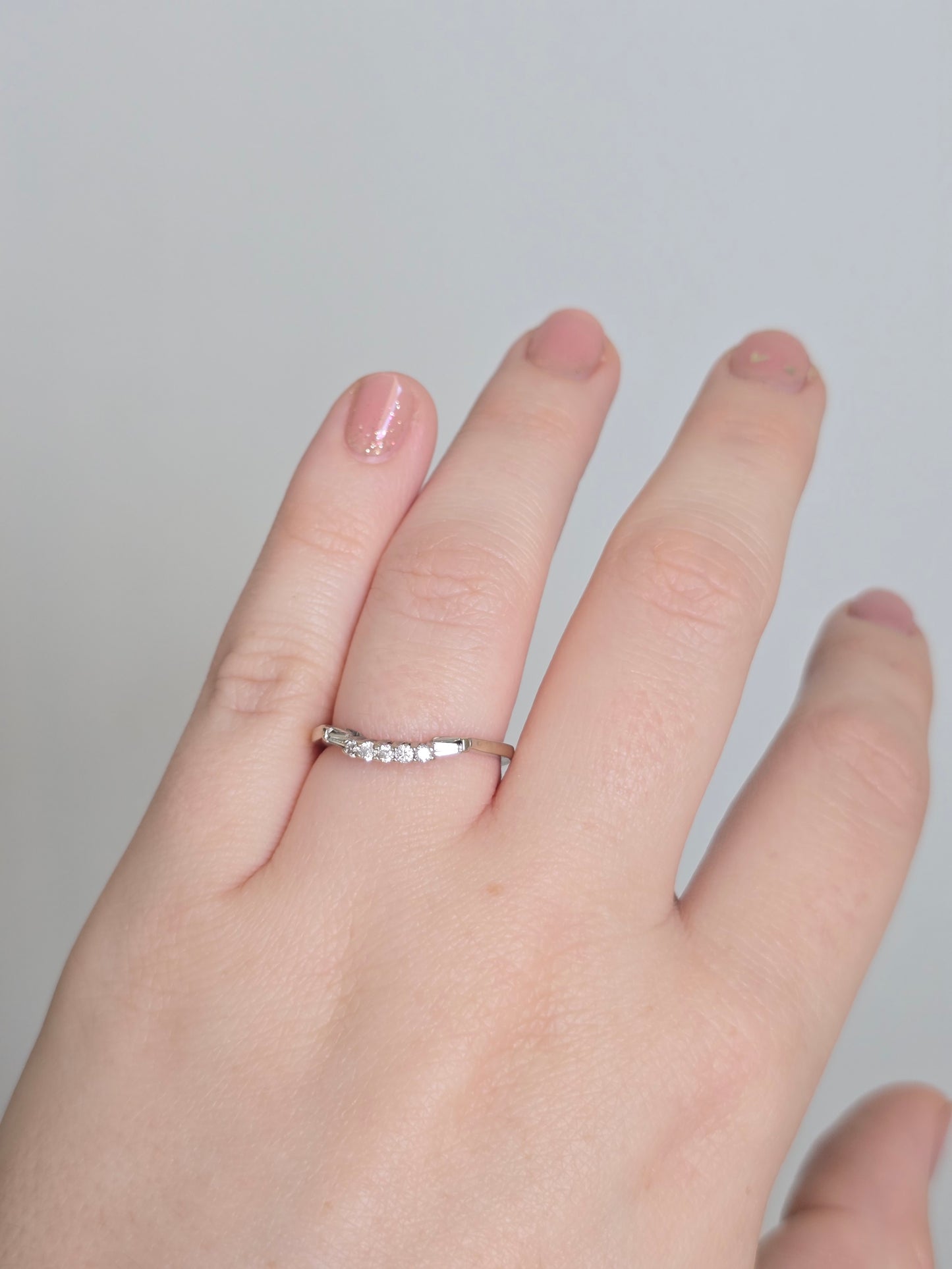 14K 0.15 CTW Diamond Contour Band
