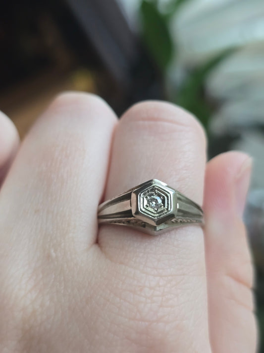 18K 0.05 CT Diamond Ring