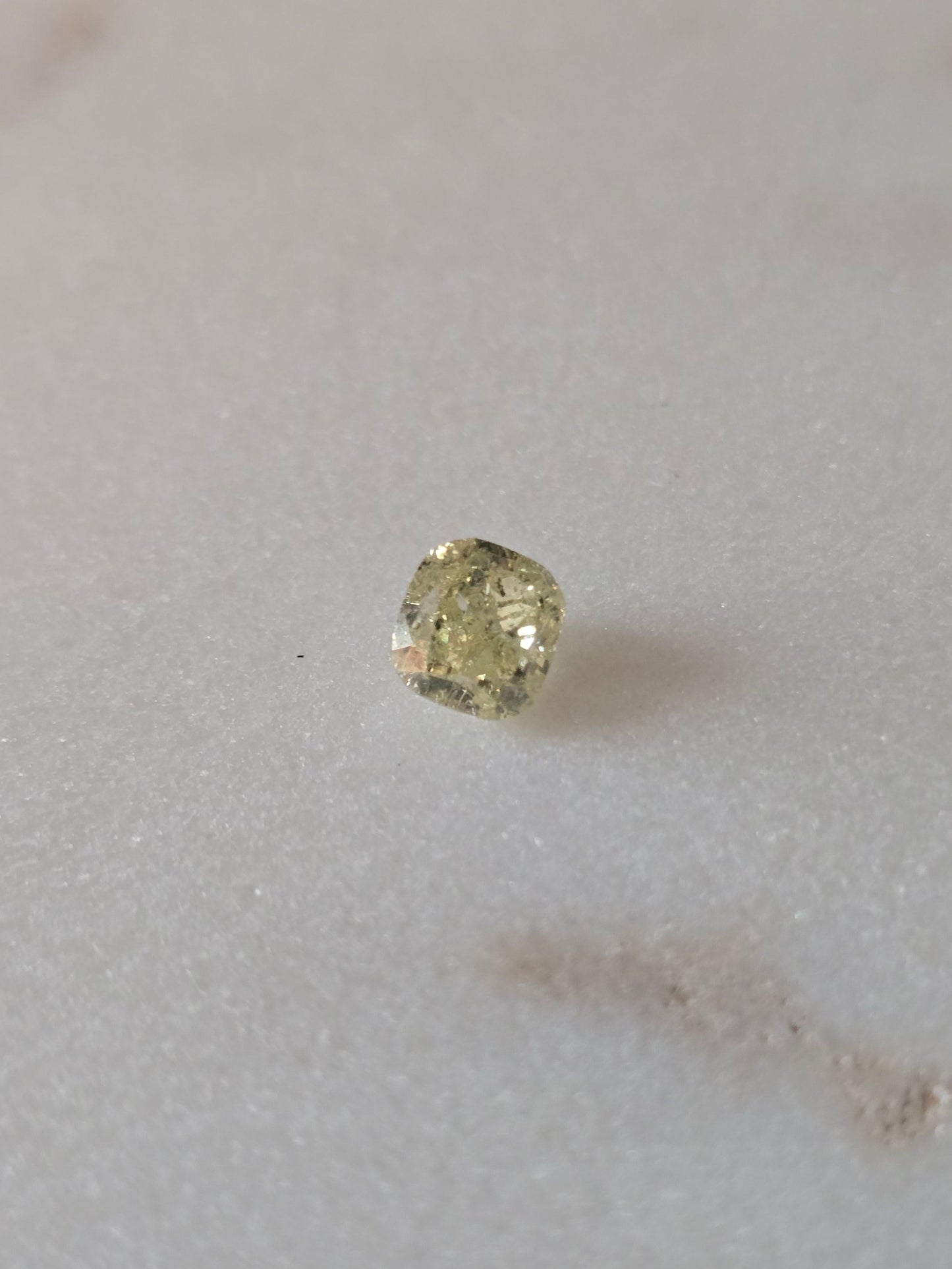 Loose 0.89ct Natural Fancy Yellow Diamond