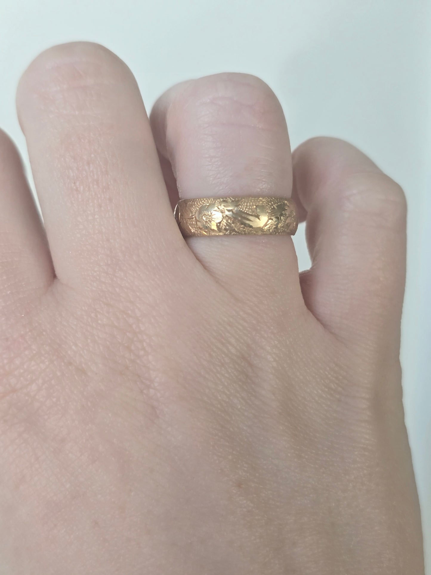 14K Yellow Gold Floral Engraved Band