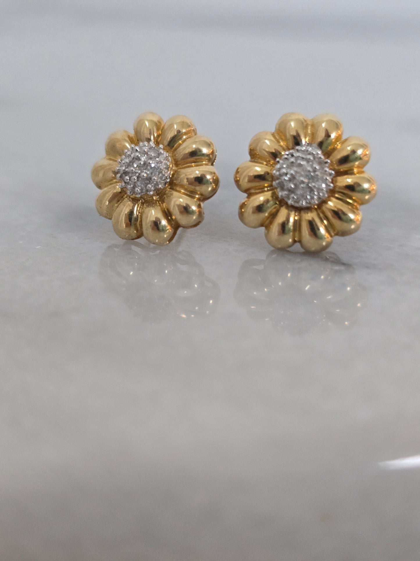 14k Gold Floral Studs