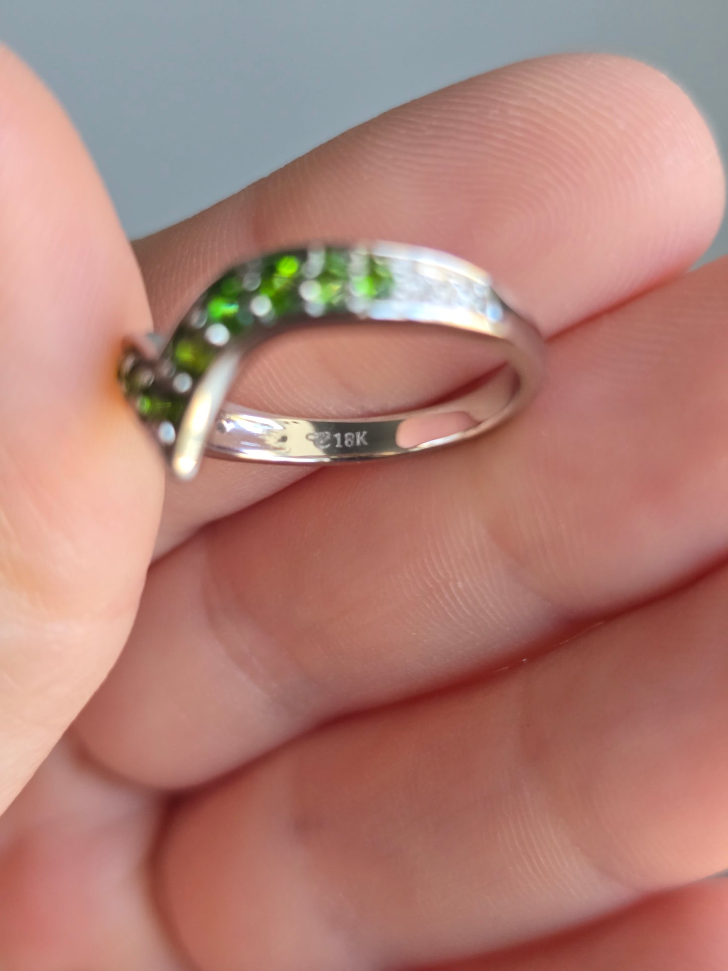 Chromia 18k Diopside and Diamond Chevron Ring