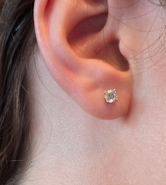 10k White Gold 0.55ct Lab Diamond Studs