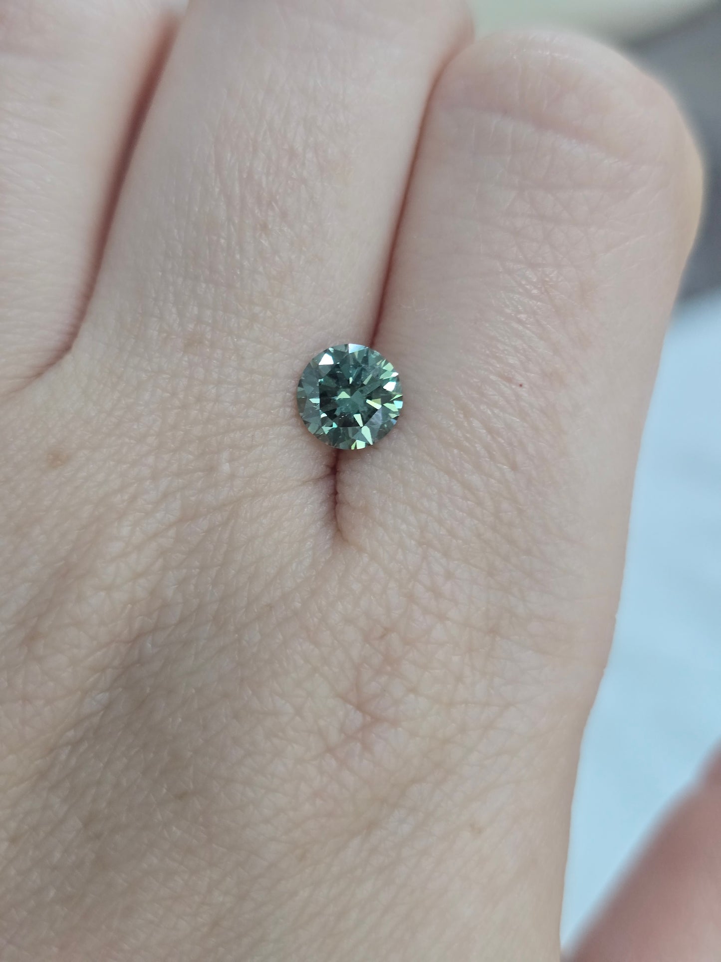 Loose 1.07 CT Round Lab Grown Fancy Green Diamond