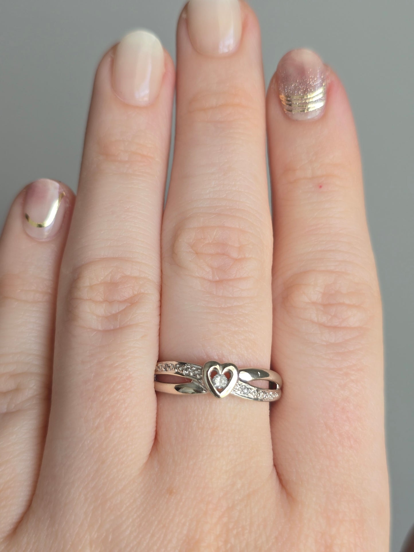 10k White Gold Diamond Ring