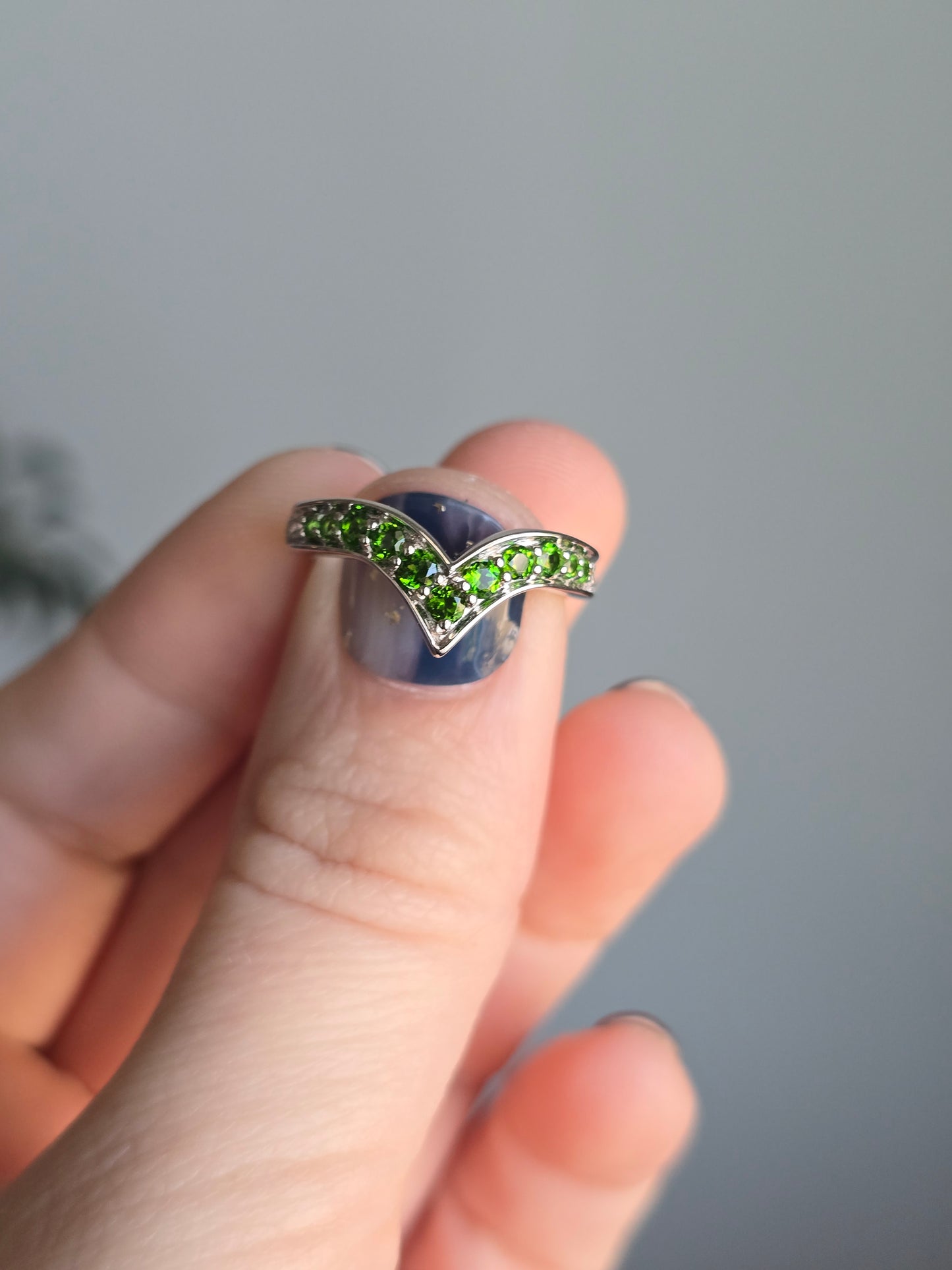 Chromia 18k Diopside and Diamond Chevron Ring